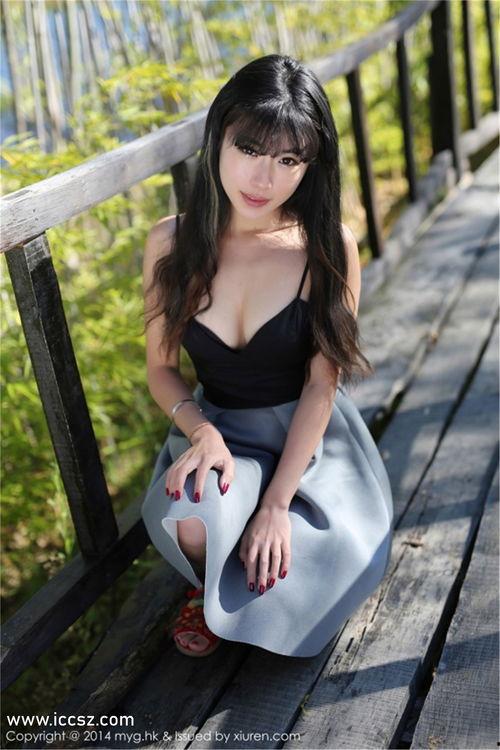 青草色av资源在线视频,在线视频的隐秘世界