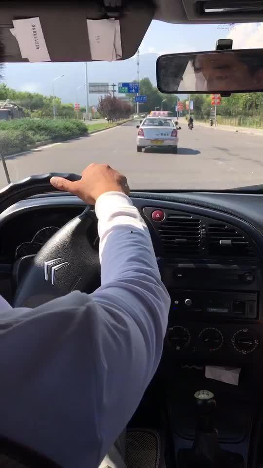 练车在线视频,轻松掌握驾驶技巧，安全上路无忧